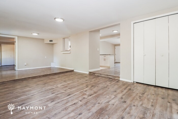 Building Photo - 2120 Catalina Dr