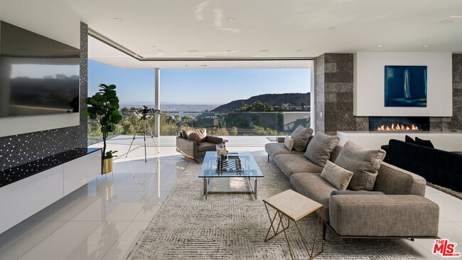 Building Photo - 7080 Mulholland Dr