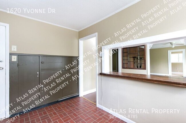 Building Photo - 1620 Yvonne Dr