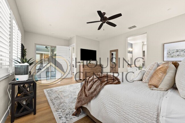 Building Photo - STUNNING Single Story Home with a Resort Style Backyard!