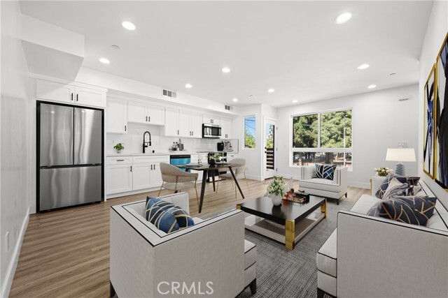 Building Photo - 6704 Kester Ave