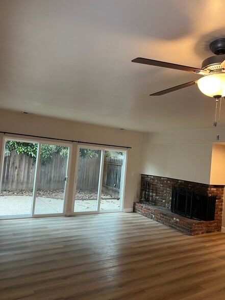 Building Photo - 678 Ferrara Way