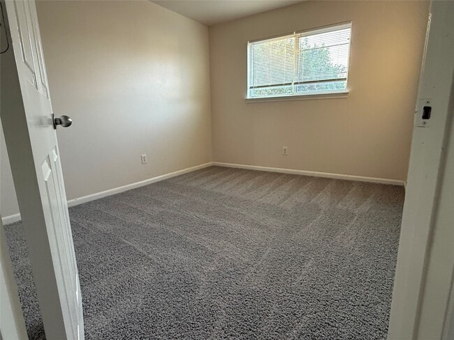 Building Photo - 6410 Waldron Dr
