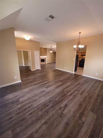 Building Photo - 1105 Essex Dr