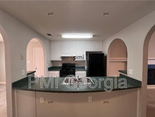 Building Photo - 6256 Serena Cv