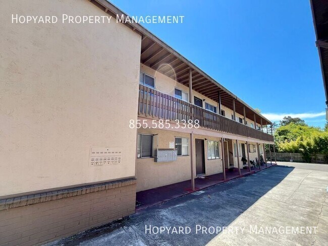 Primary Photo - 2146 Sacramento St
