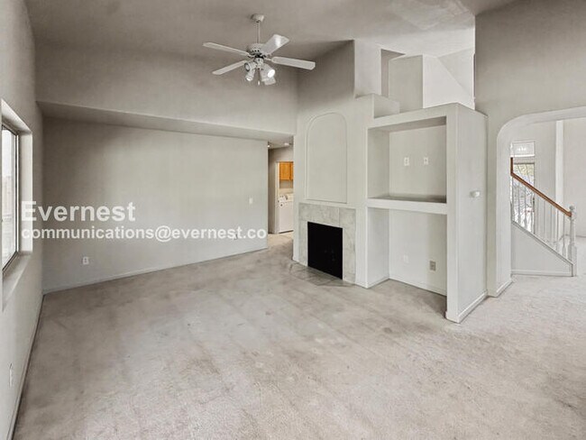 Building Photo - 4 Bed, 3 Bath Home with Garage / Pet-Friendly / Vouchers Accepted / Available Now!