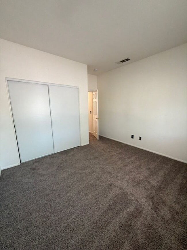 Building Photo - One story house in Summerlin with 3 bedrooms