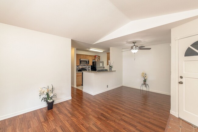 Building Photo - Pool Community and Pet Friendly Home