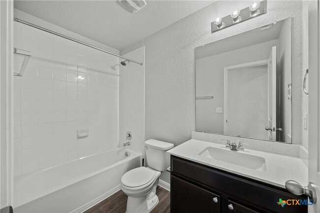 Building Photo - 118 Rochester Ln