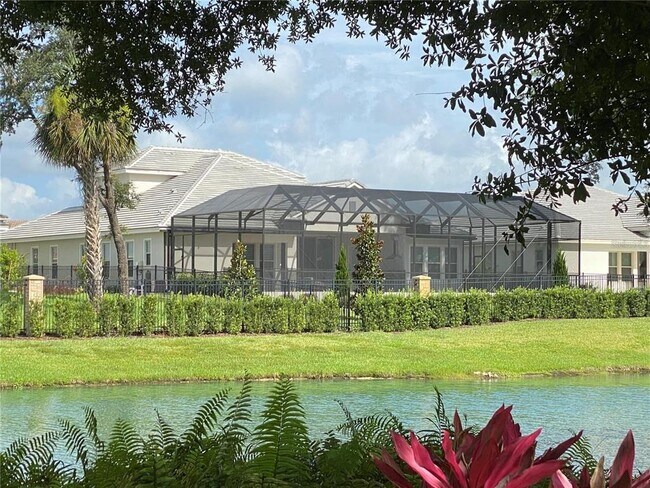 Building Photo - 1118 Estancia Wds Lp