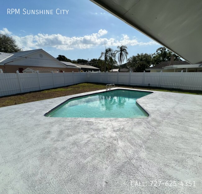 Building Photo - 4310 Columbus Way S