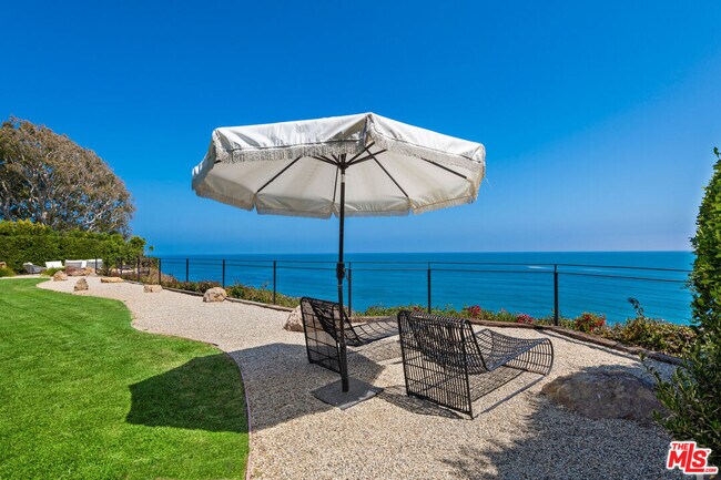 Building Photo - 28926 Cliffside Dr