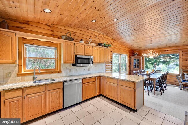 Building Photo - 1506 Wynonah Dr