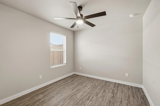 Building Photo - 510 Elmont St