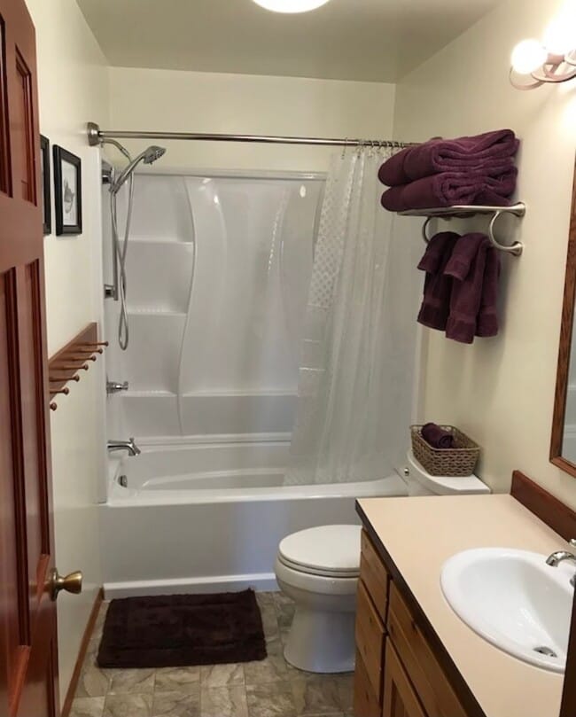 Building Photo - FURNISHED SEASONAL RENTAL