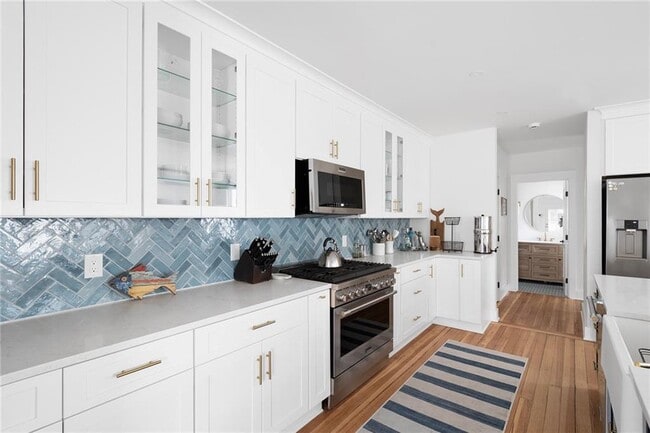 Building Photo - 69 Connection St