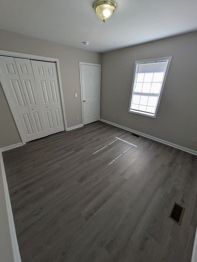 Building Photo - 2BD/1BA Unit in Newton