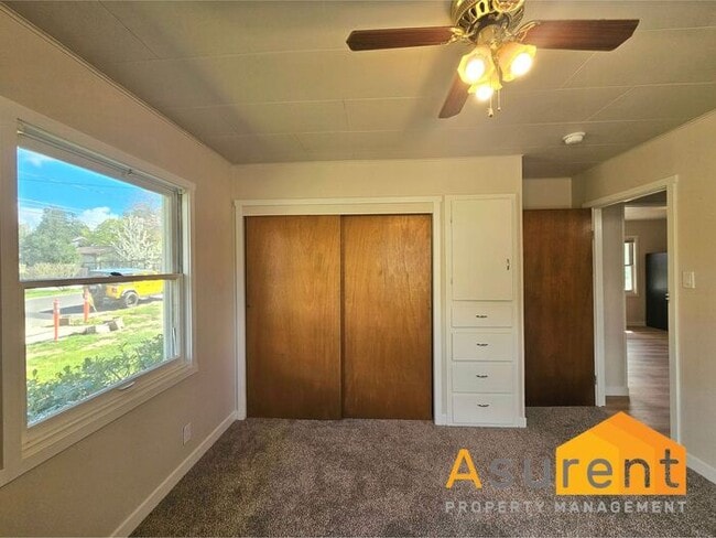 Building Photo - Freshly Renovated 2-Bedroom, 1-Bath Duplex in Ashland
