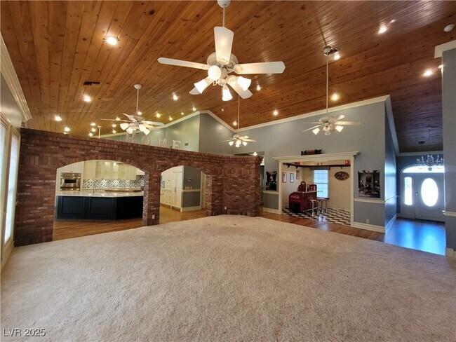 Building Photo - 5110 N Valadez St