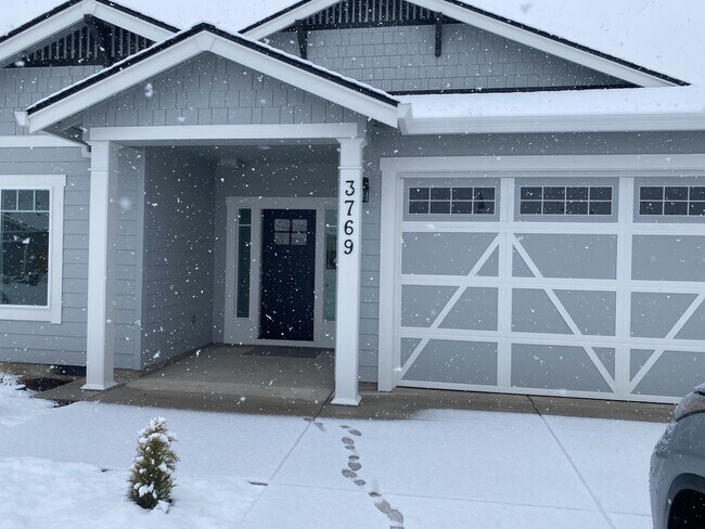 Building Photo - 3769 Durst St