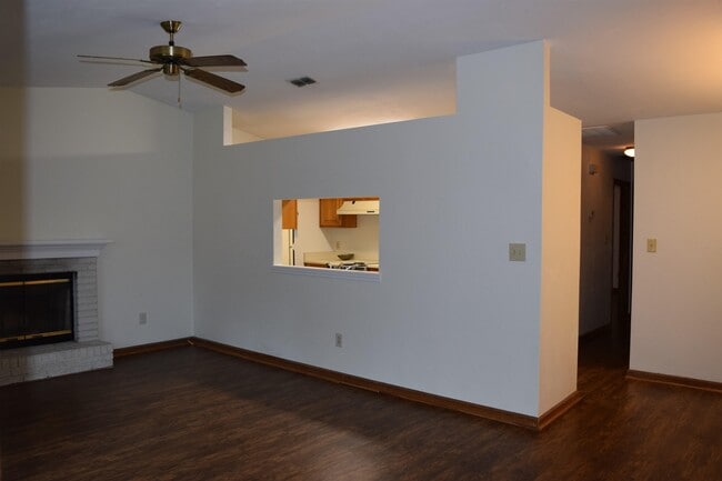 Primary Photo - 2646 Millbank Dr