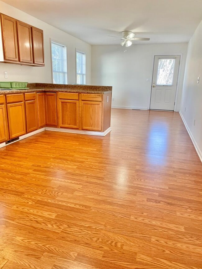 Building Photo - 5164 Main St