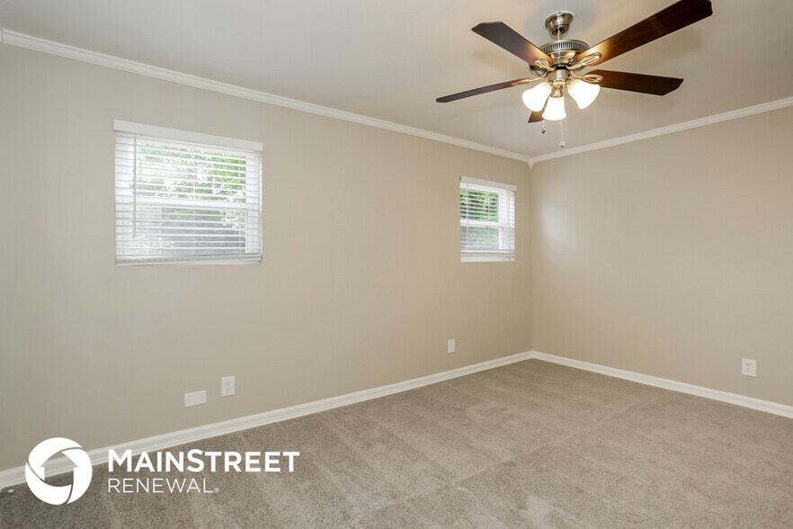 Building Photo - 15 Pine Valley Dr
