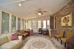 Building Photo - 119 Woodlawn Dr NE