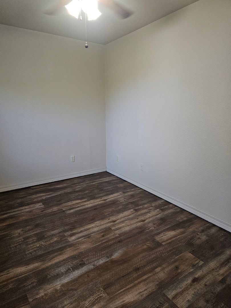 Building Photo - 1243 Charles Dr