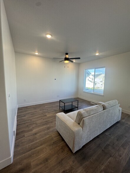 Building Photo - 2792 Red Velvet Ln