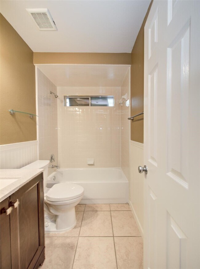 Building Photo - 13215 Sleepy Creek Meadows