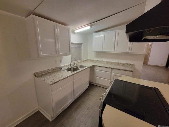 Building Photo - 4505 Lupine St