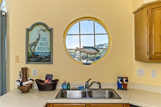 Building Photo - 3404 American Dr