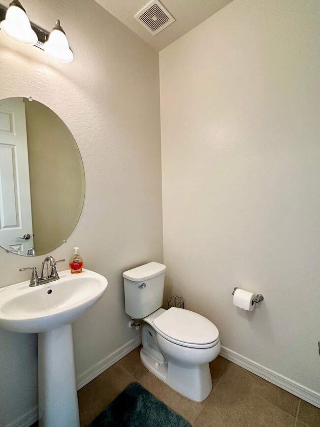 Building Photo - BEAUTIFUL VERRADO 3 BEDROOM PLUS DEN WITH ...
