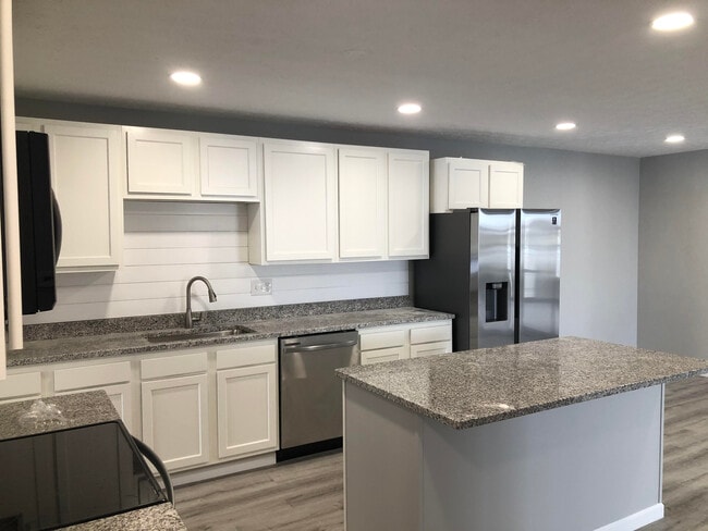 New Kitchen - 3526 Dinsmore Castle Dr