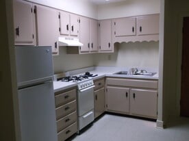 Building Photo - 307 E Dominick St