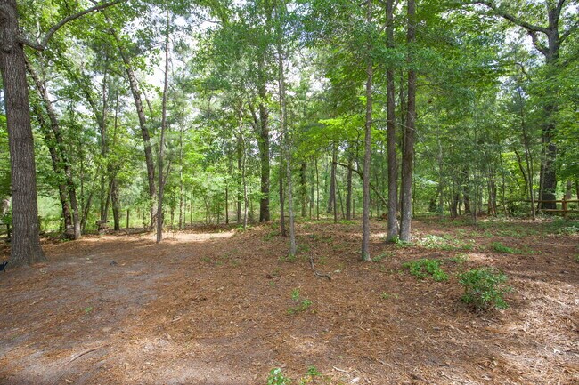 Building Photo - "Charming 4-Bedroom Retreat with Fireplace and 3 Full Baths in Aberdeen!"