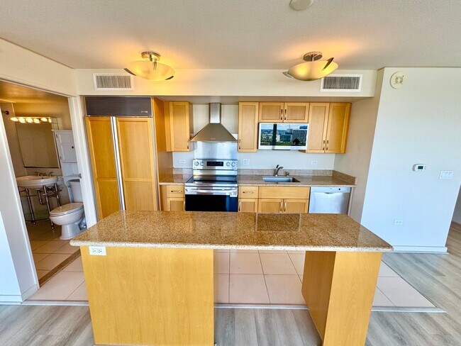 Building Photo - 1 bedroom in MOANA PACIFIC!