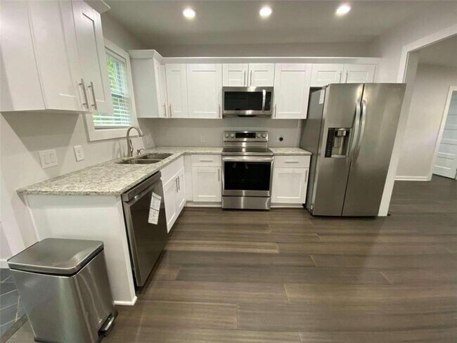 Building Photo - 1127 Dobbs Dr SE