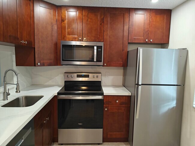 Building Photo - 8770 Royal Palm Blvd