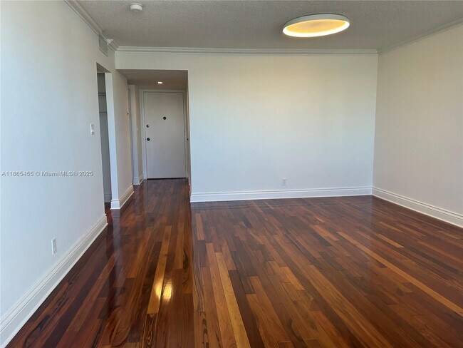 Building Photo - 401 Golden Isles Dr