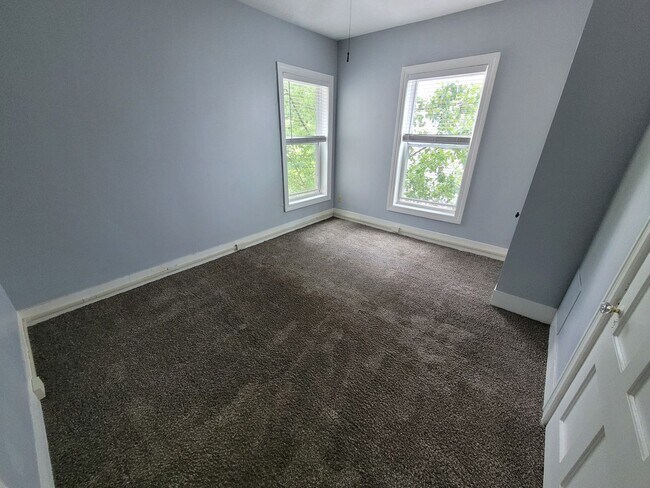 Building Photo - 145 Pine St