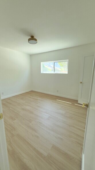 Building Photo - 492 Palisade St