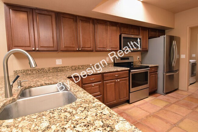 Building Photo - Updated Sunrise at Presidio 2 Bed 2 Bath Townhome