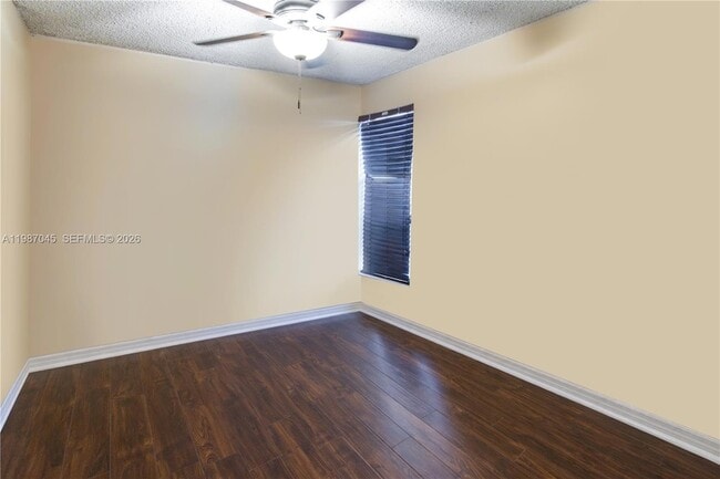 Building Photo - 8980 Palm Tree Ln