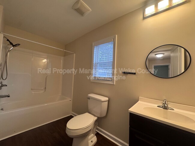 Building Photo - 1505 Axum Rd