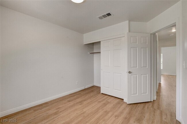 Building Photo - 1441 Iron Springs Dr