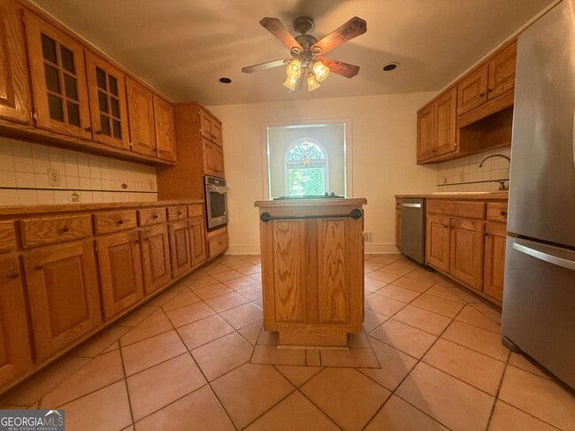 Building Photo - 307 Centennial Rd