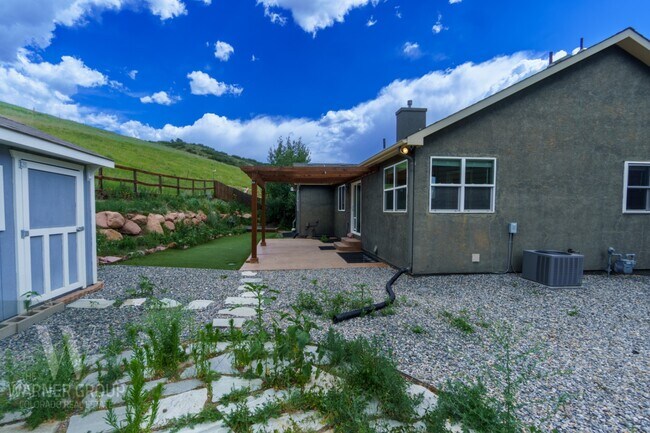 Building Photo - 7645 Hollandale Dr